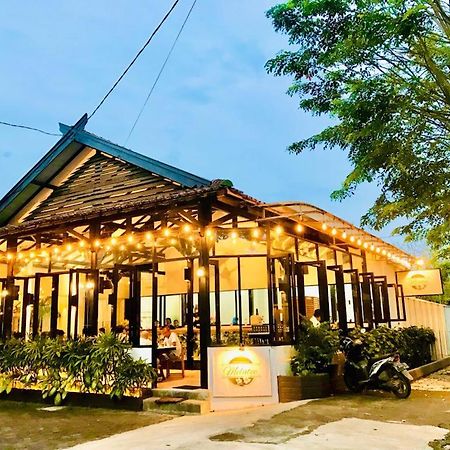 Belaya Hotel Jepara Esterno foto
