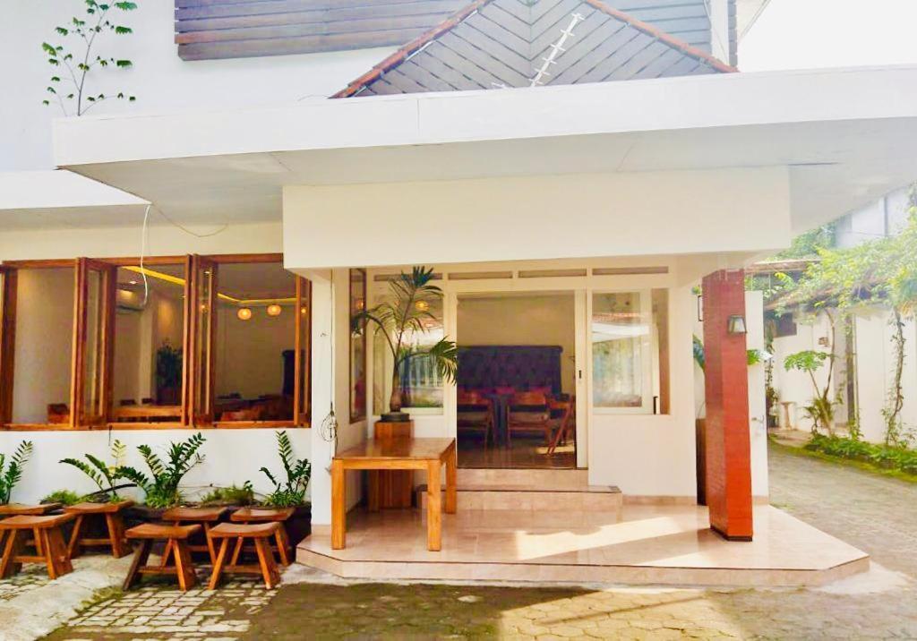 Belaya Hotel Jepara Esterno foto