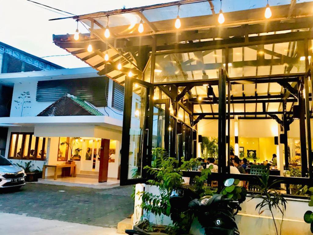 Belaya Hotel Jepara Esterno foto